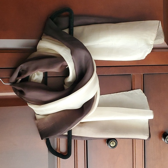 Scraf - 100% Silk, colour - brown and cream tone. Never worn. - Picture 3 of 4